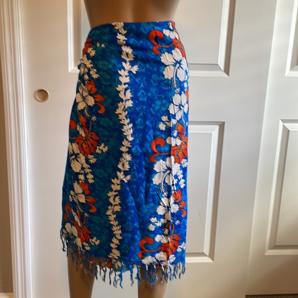 In Gear Sarong Wrap Bathing Suit Cover Up Shawl Skirt Dress One Size 3.6 x 5 - Picture 2 of 10